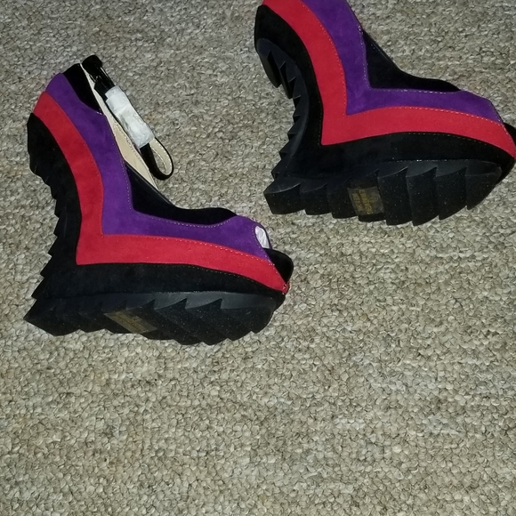 Heels/boots - Picture 2 of 5